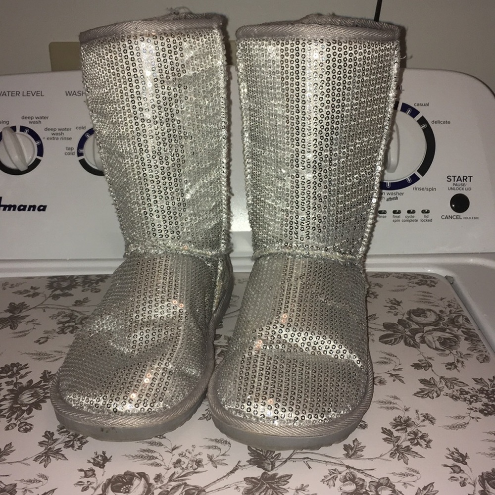 ESKIS SILVER SEQUIN BOOTS